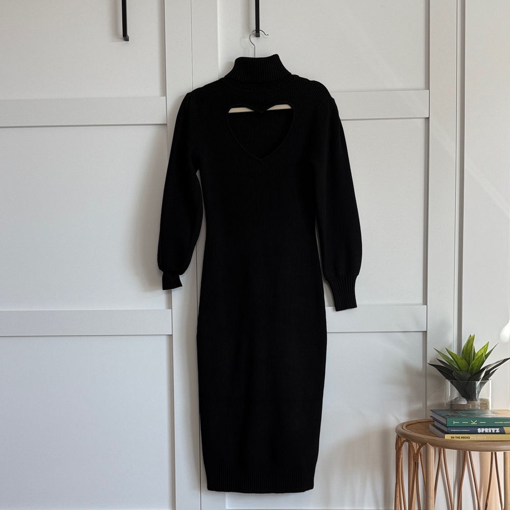 FARM Rio Black Heart Neckline Long Sleeve Ribbed Knit Sweater Dress